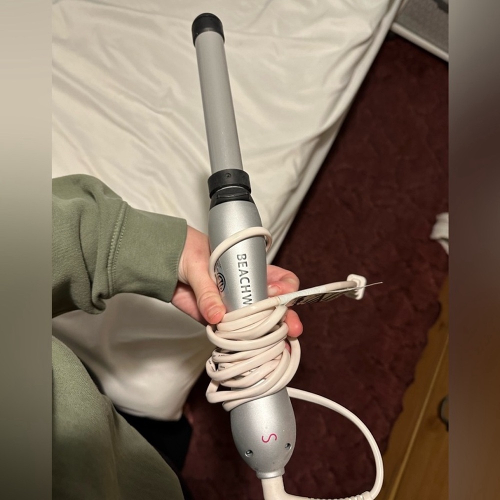 The Beachwaver Co. Silver Curling Iron